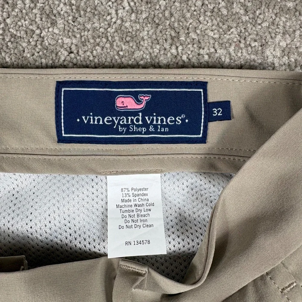 Vineyard Vines Mens Performance Shorts Khaki Tan Size 32 Golf Stretch 8.5 Inseam